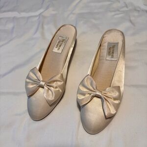 Vintage Gold Label Victorias Secret Ivory Bedroom Slippers